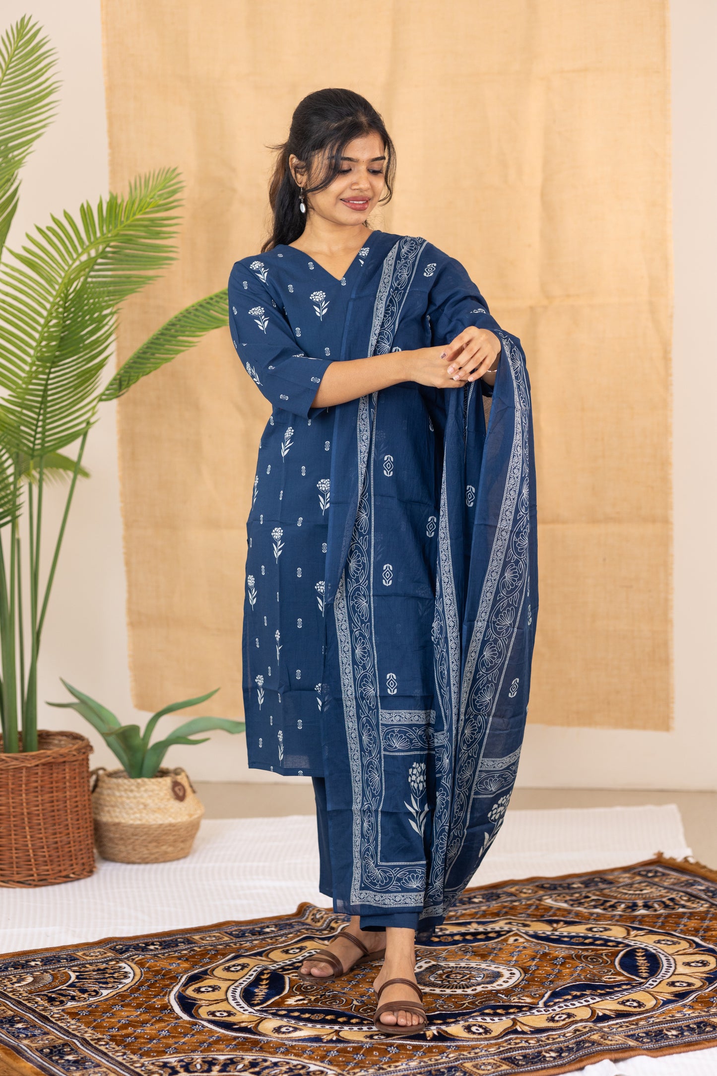 Pavazhamalli salwar set in navy blue