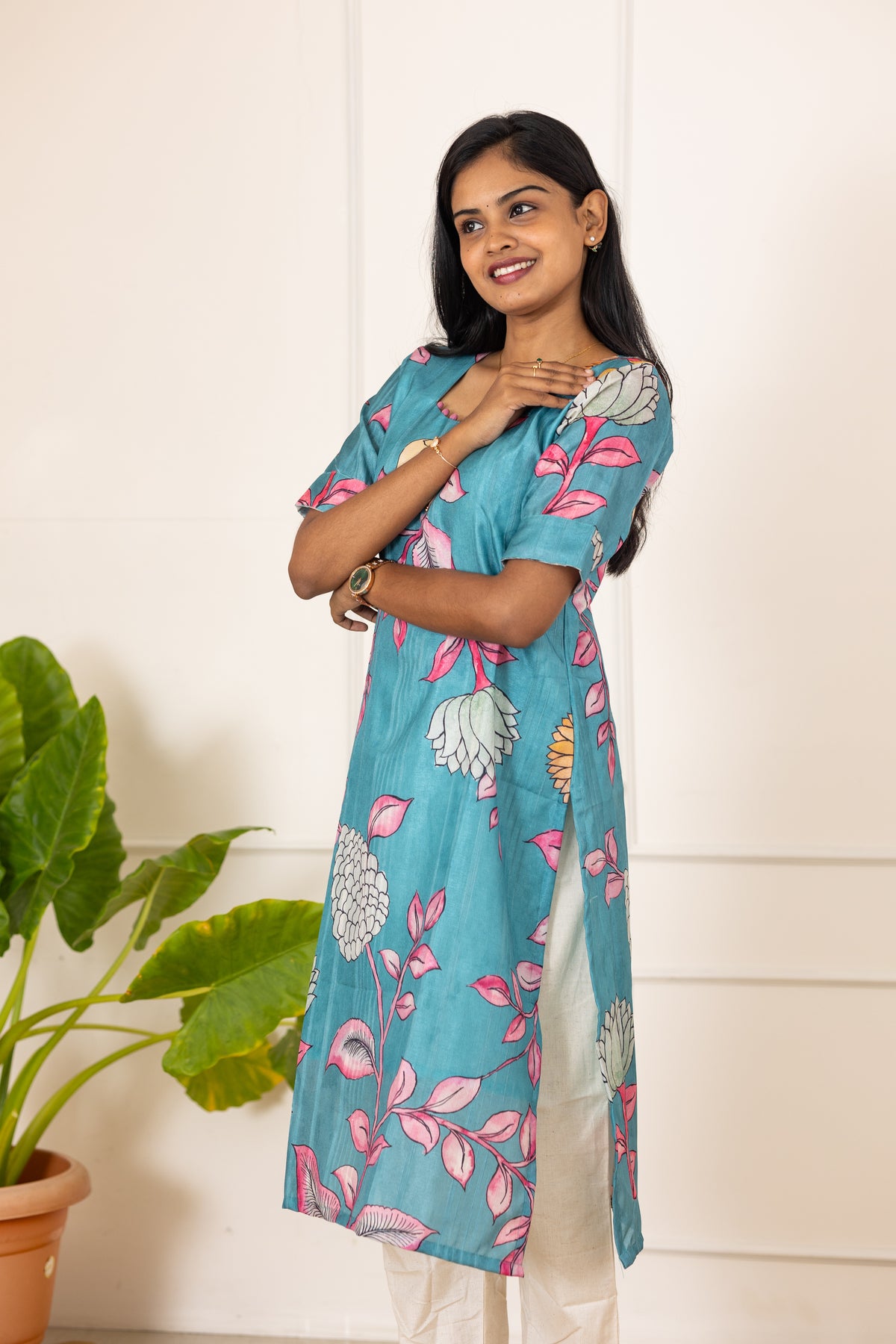 Nivedha cotton kurti in blue