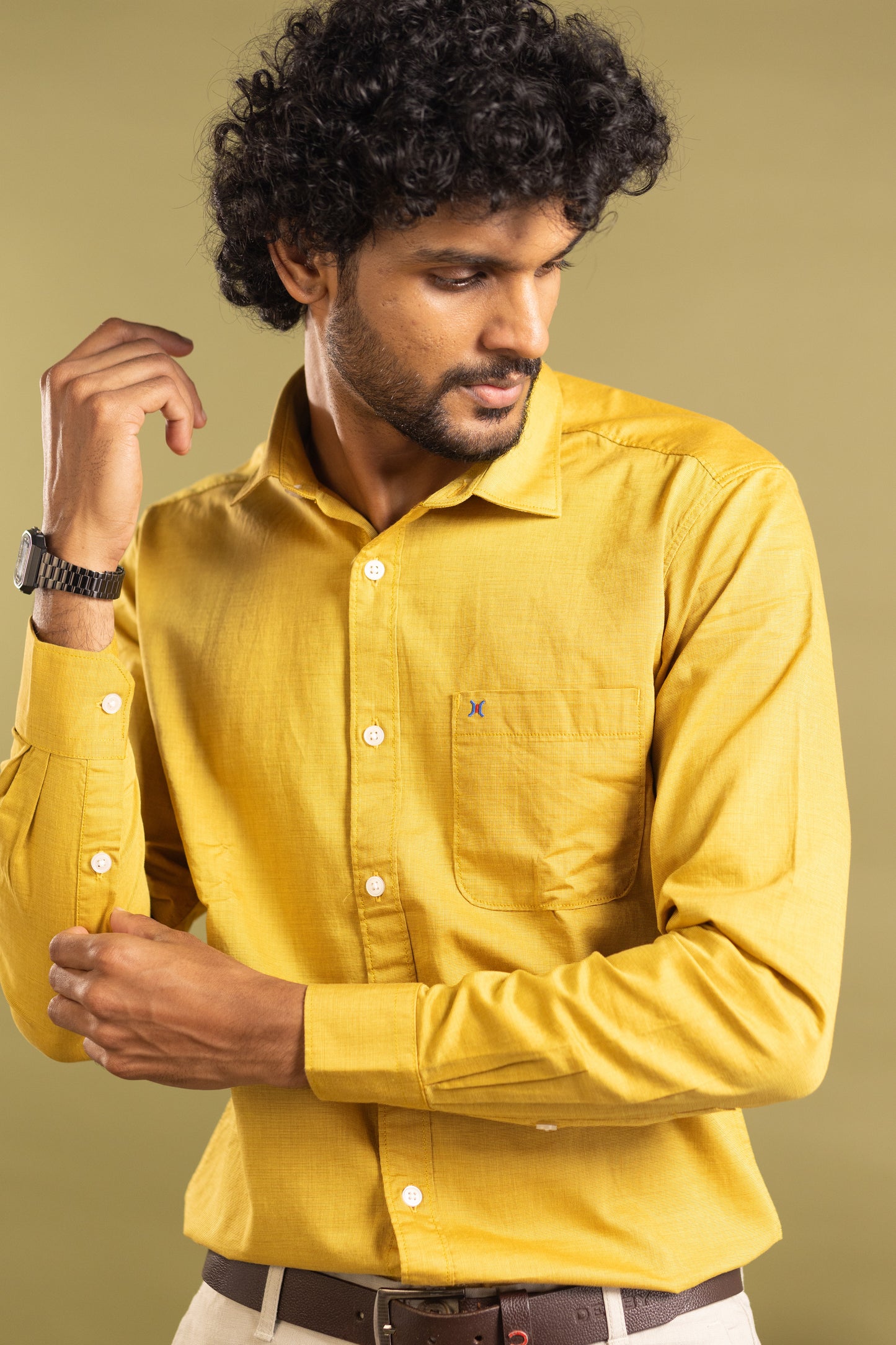 Men's full sleeve solid shirt in mustard yellow