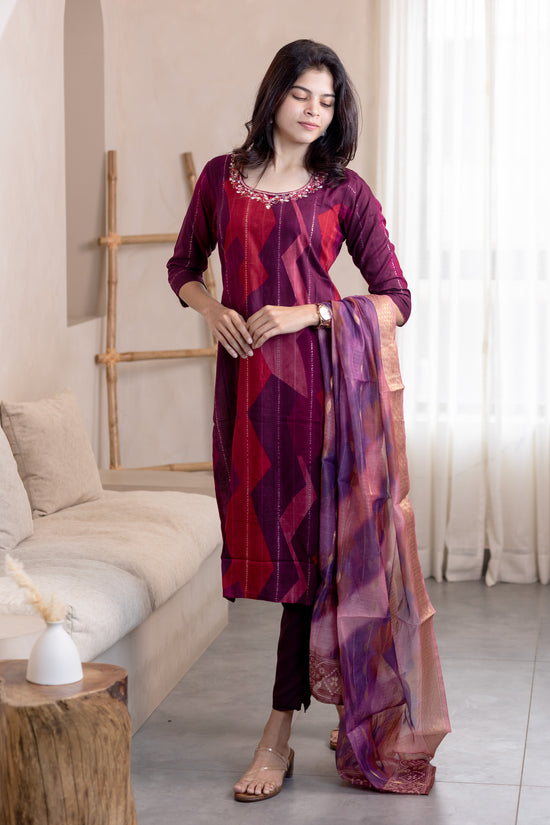 Hemanika embroided salwar set in red