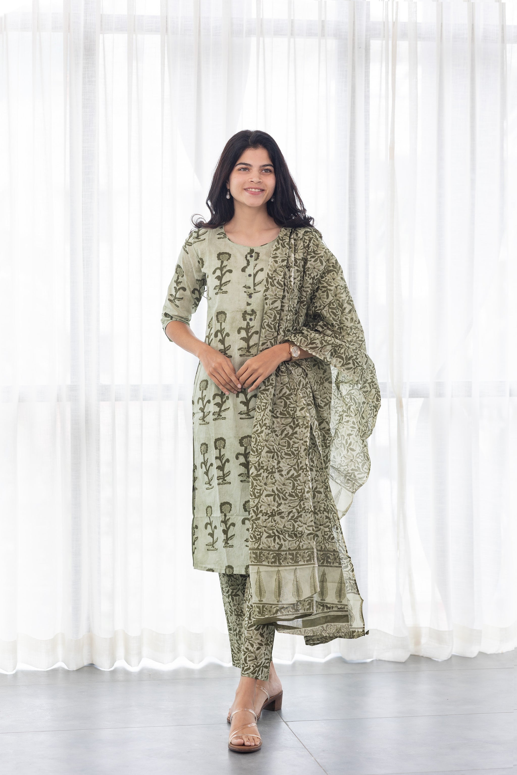 Leela salwar set in green (round neck)