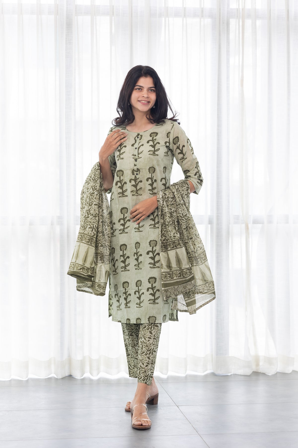 Leela salwar set in green (round neck)