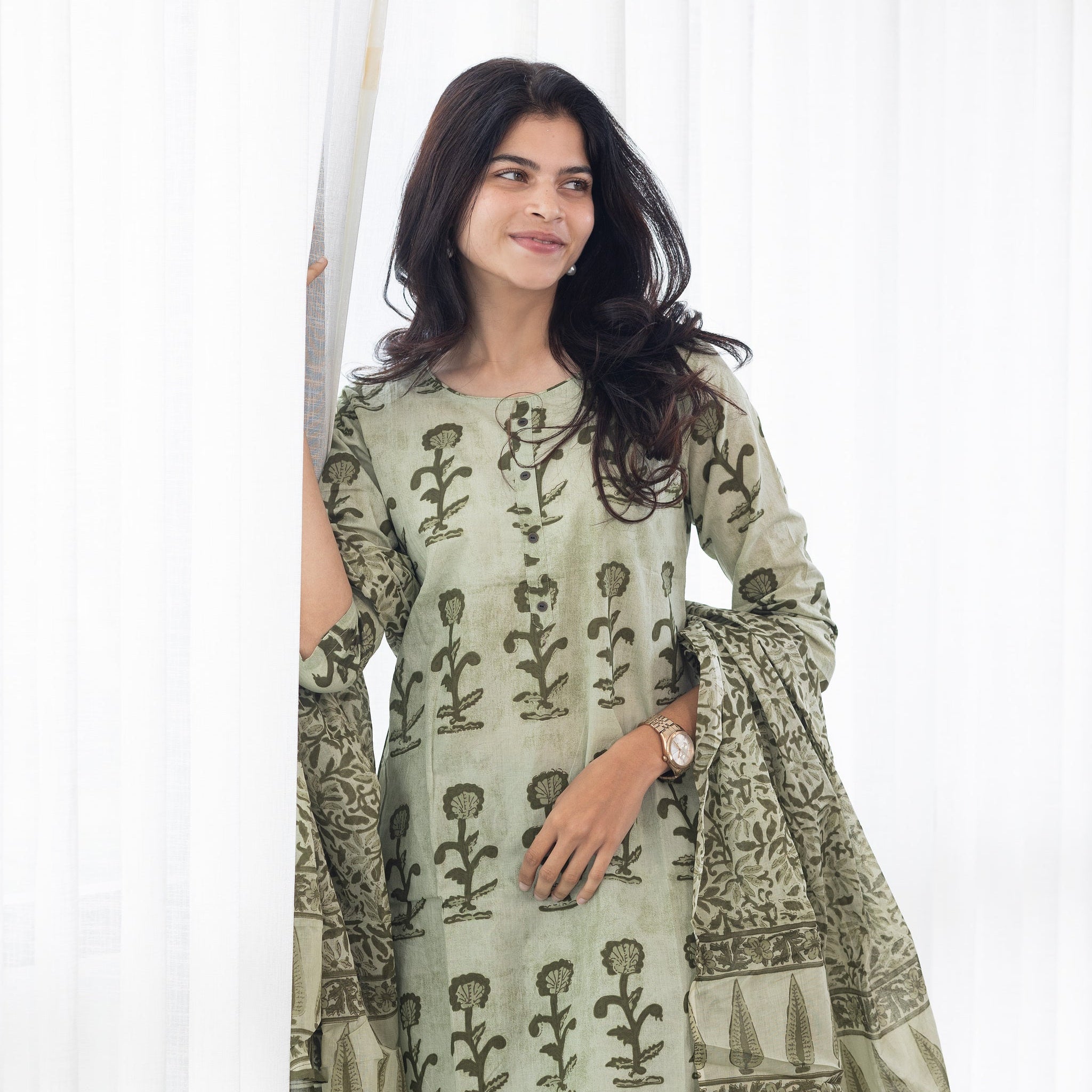 Leela salwar set in green (round neck)