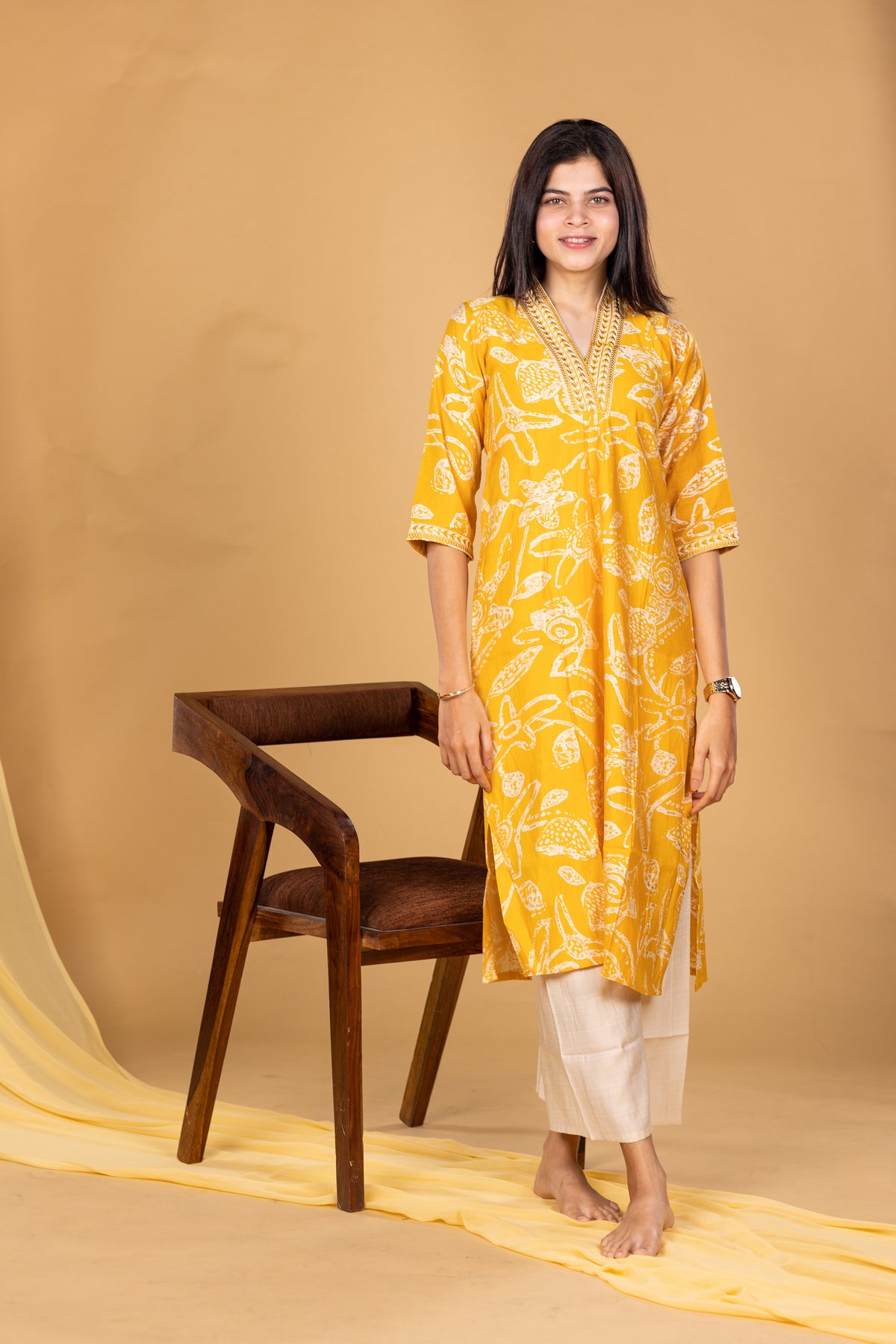 Avira kurthi and pant set in yellow