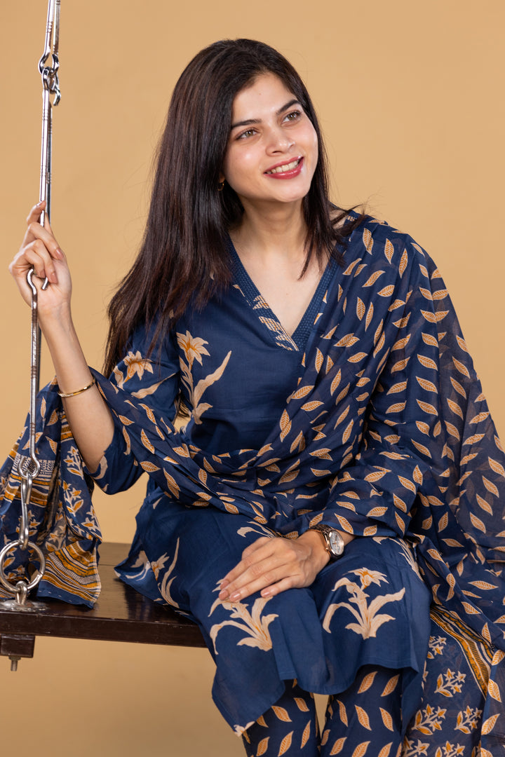 Meenakshi salwar set in blue
