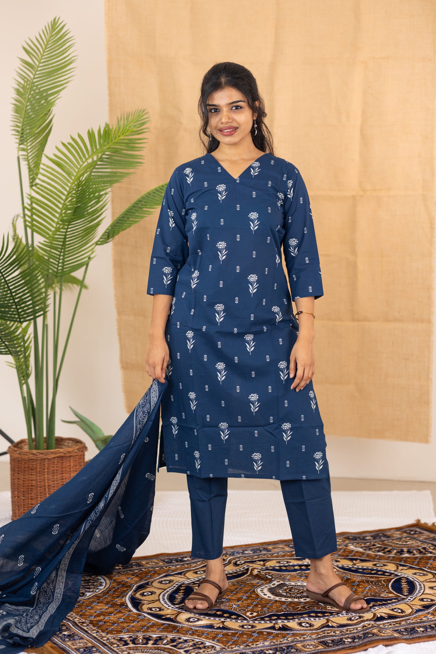Pavazhamalli salwar set in navy blue