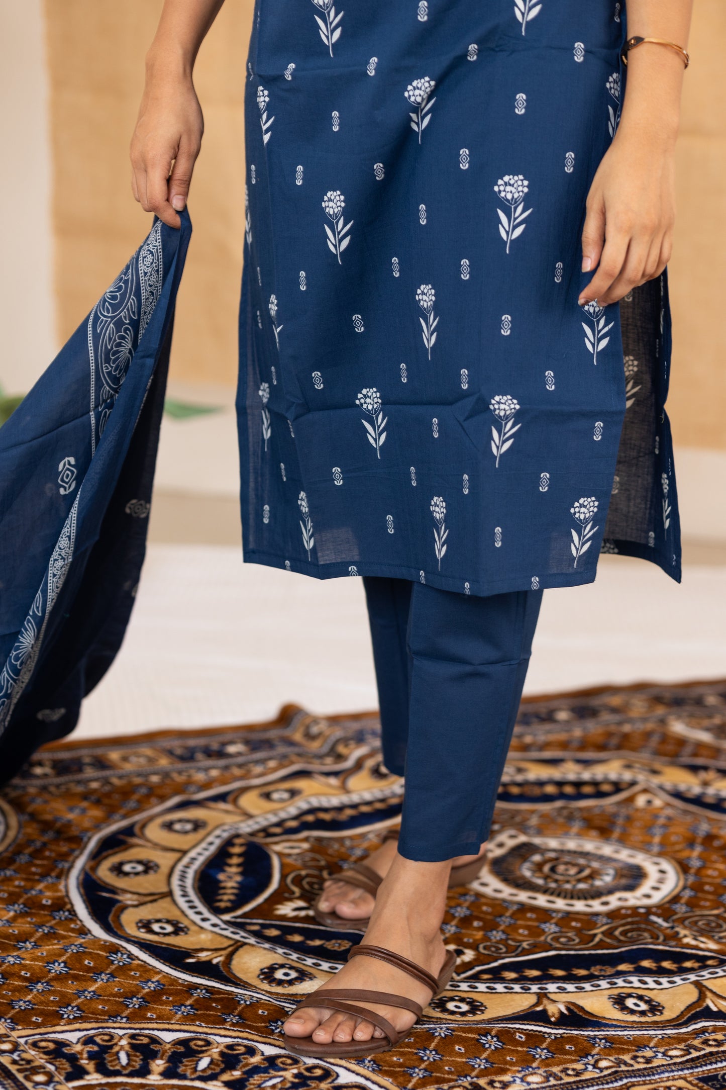 Pavazhamalli salwar set in navy blue