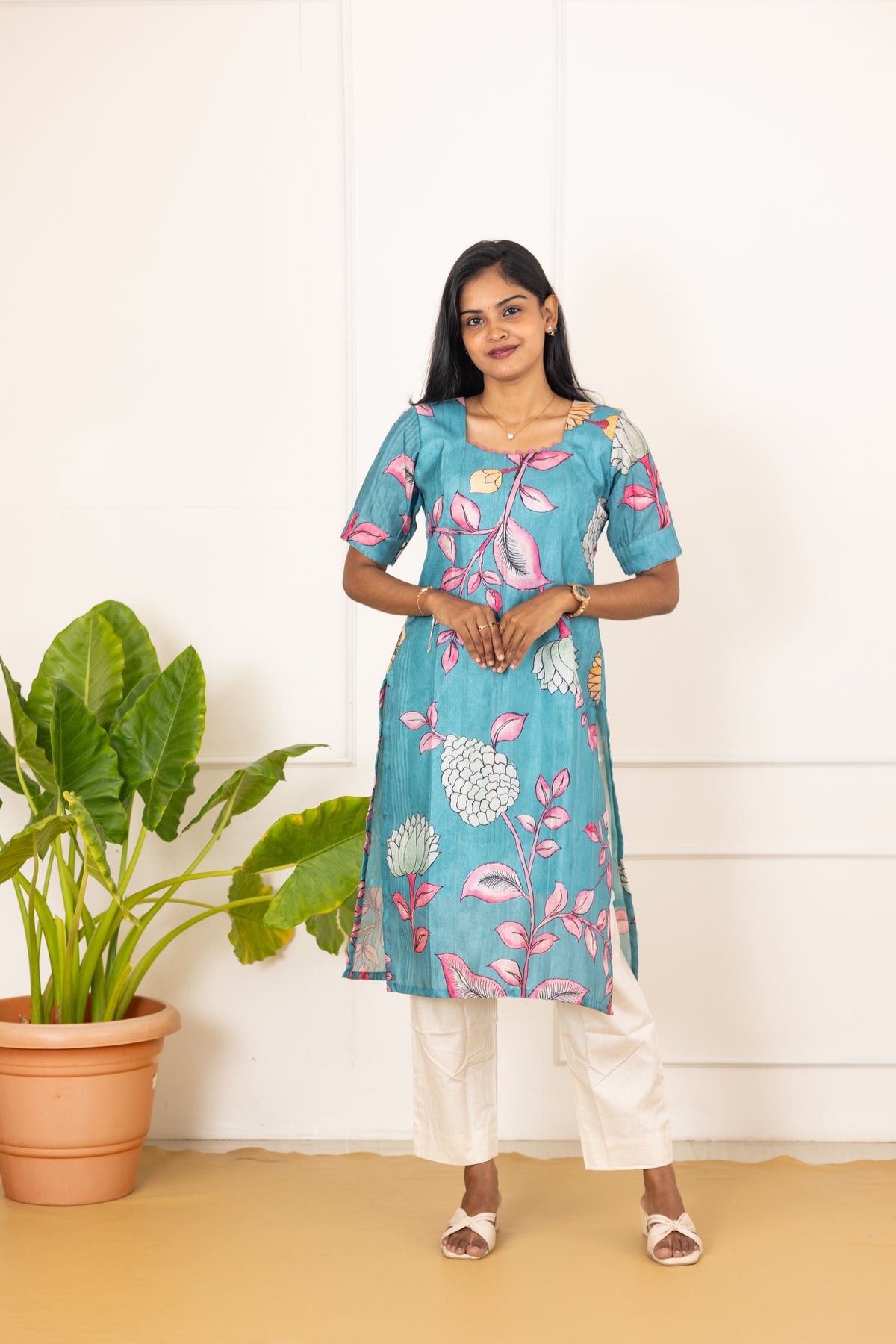 Nivedha cotton kurti in blue