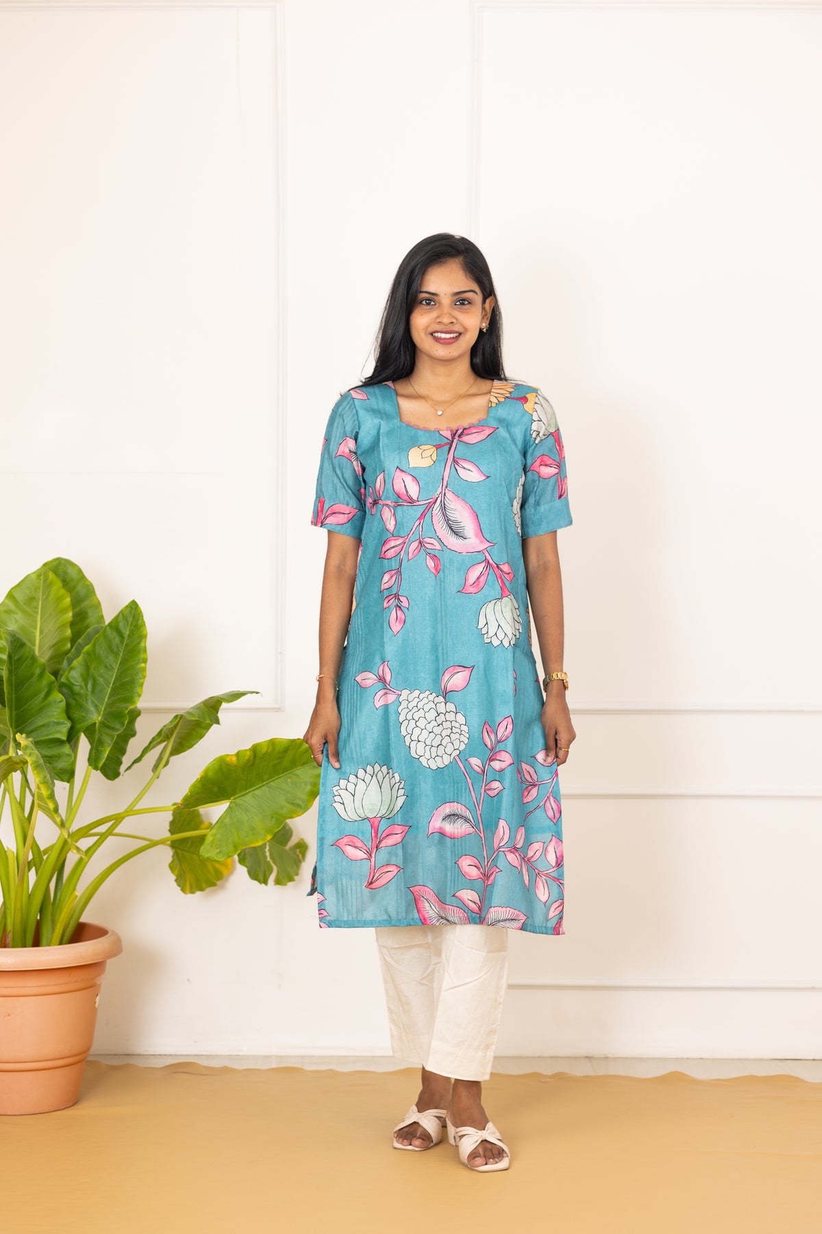 Nivedha cotton kurti in blue