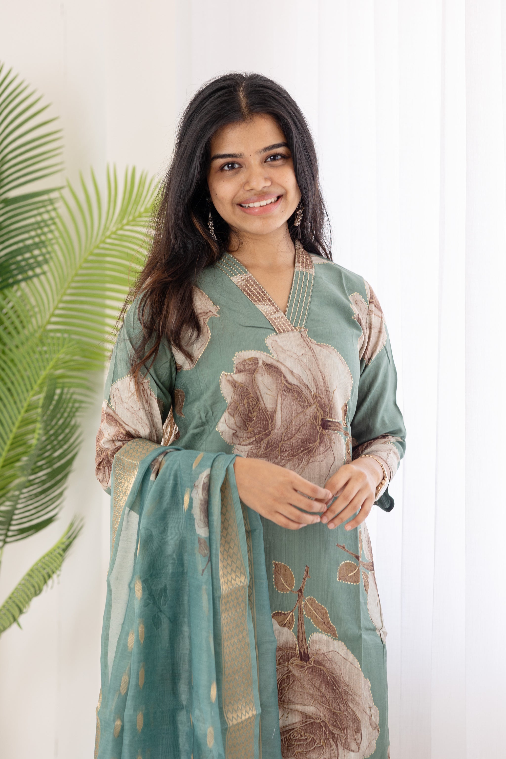Aaradhana salwar set in light green with vertican fabric