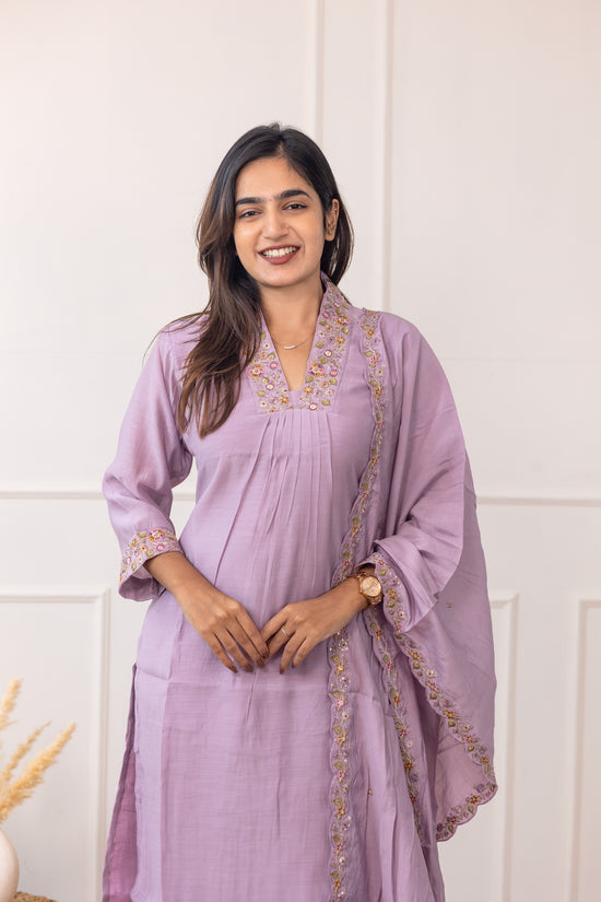 Tanishka embroided salwar set in light lavender (Mul chanderi)