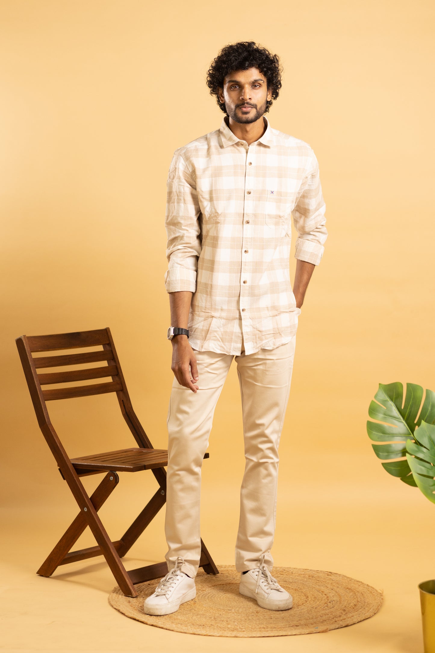 Men's full sleeve shirt in plaid pattern with beige and cream