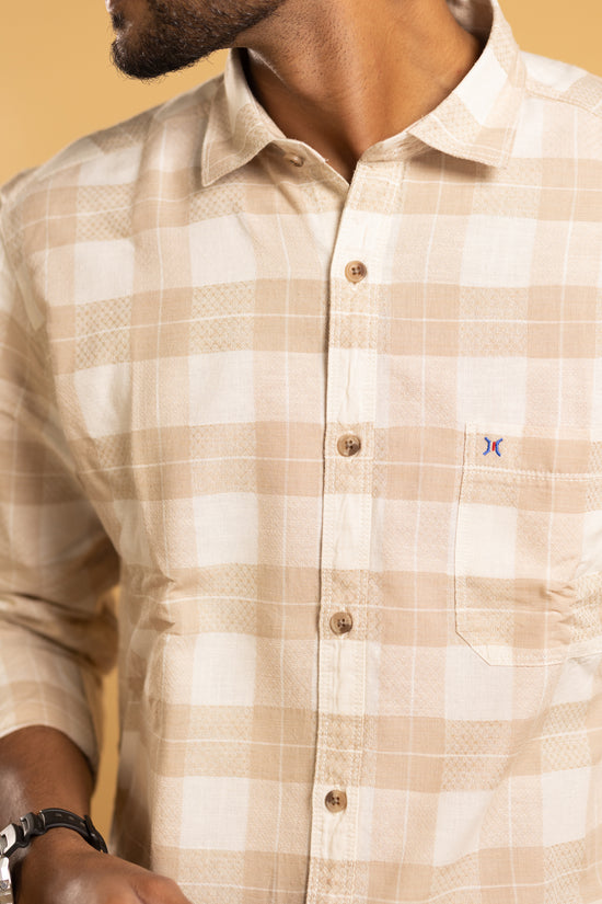 Men's full sleeve shirt in plaid pattern with beige and cream