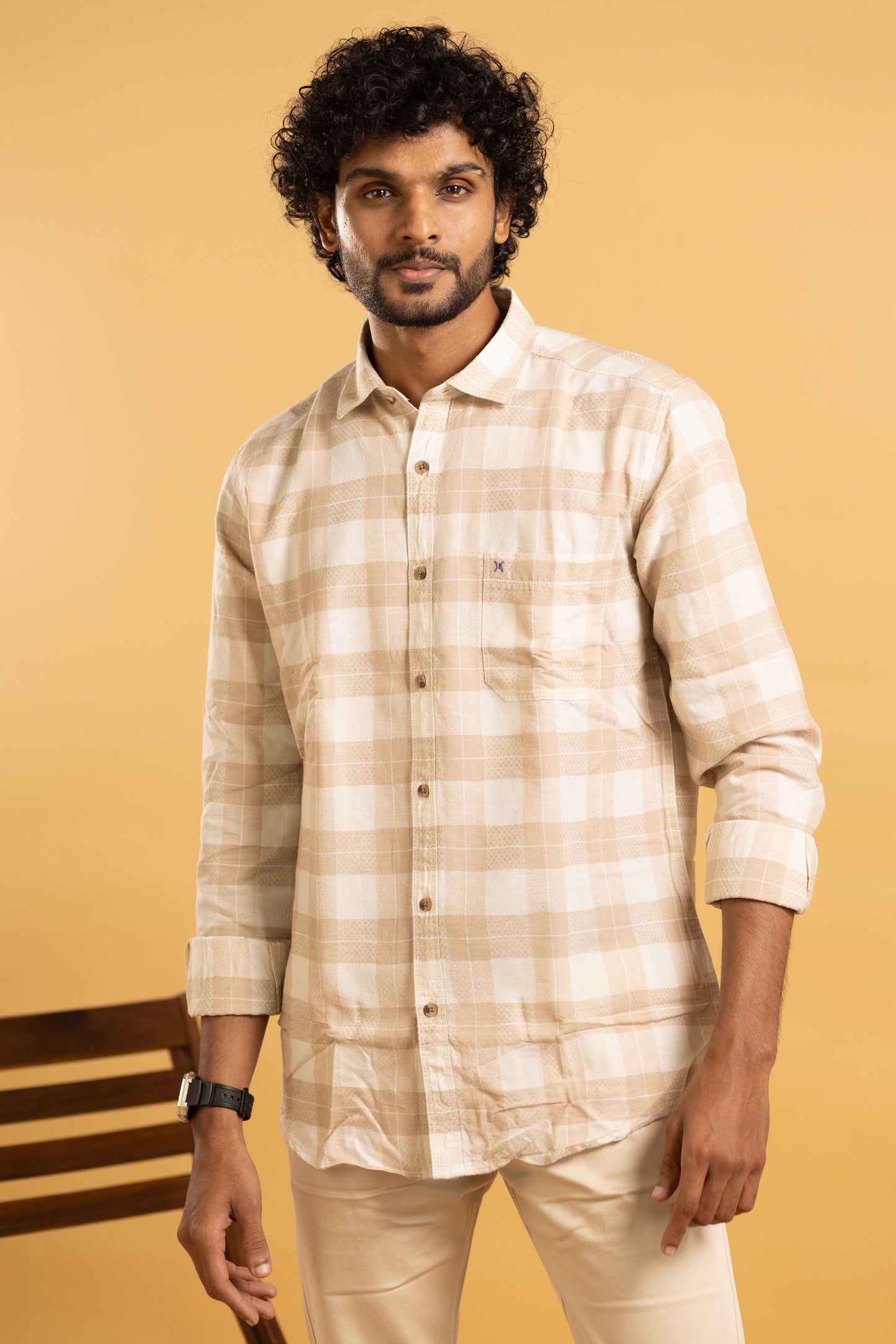 Men's full sleeve shirt in plaid pattern with beige and cream