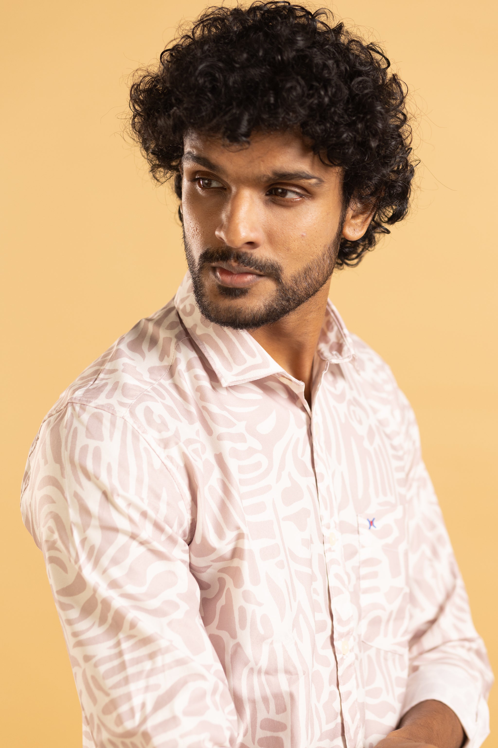 Men's full sleeve shirt in ivory with a floral print