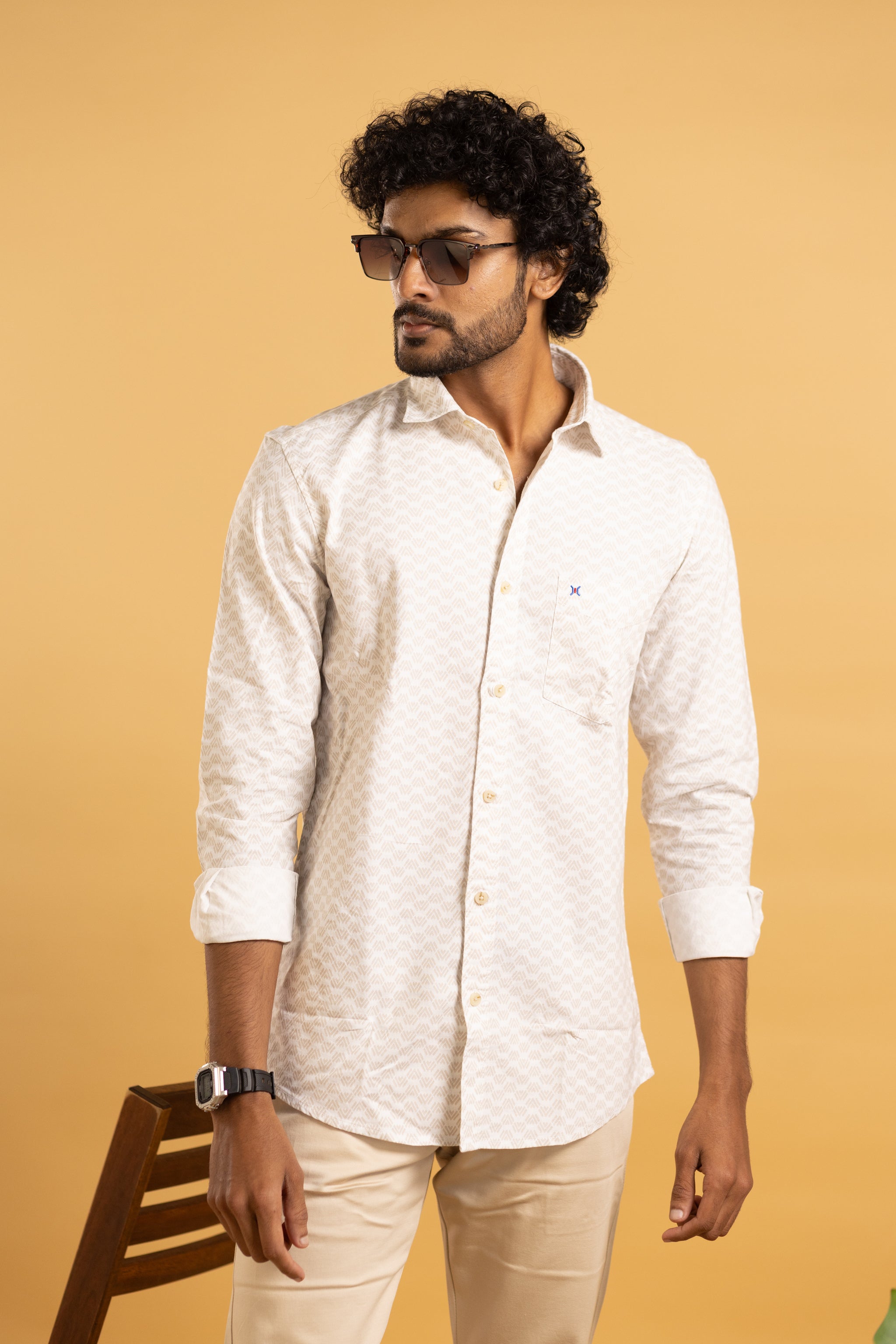 Men's full sleeve shirt in beige with a subtle geometric print