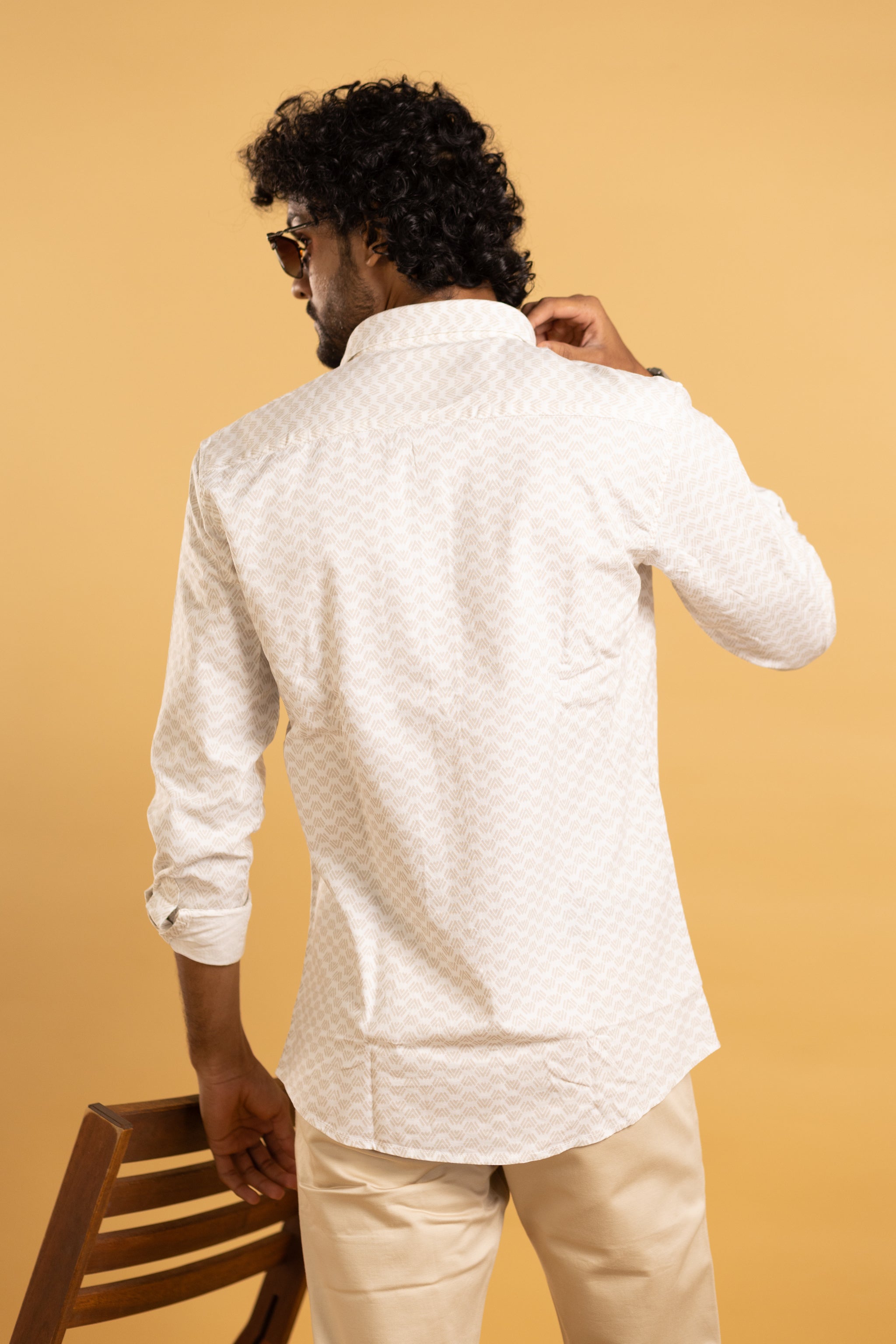 Men's full sleeve shirt in beige with a subtle geometric print