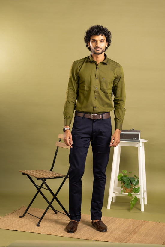 Men's full sleeve solid shirt in olive green