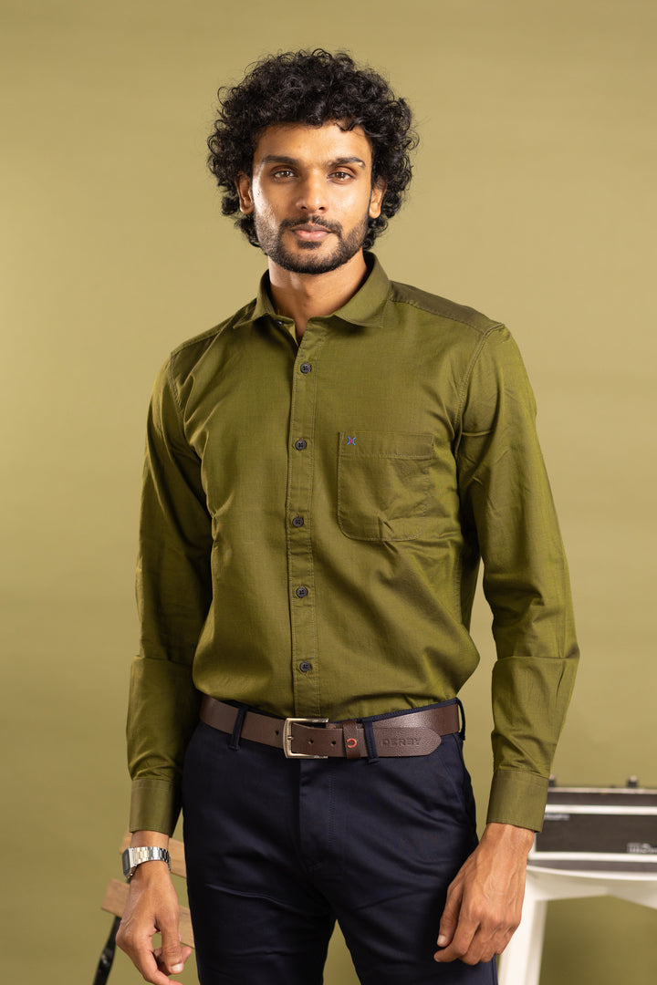 Men's full sleeve solid shirt in olive green