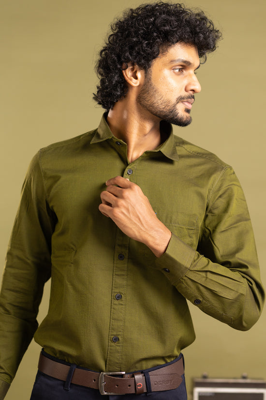 Men's full sleeve solid shirt in olive green