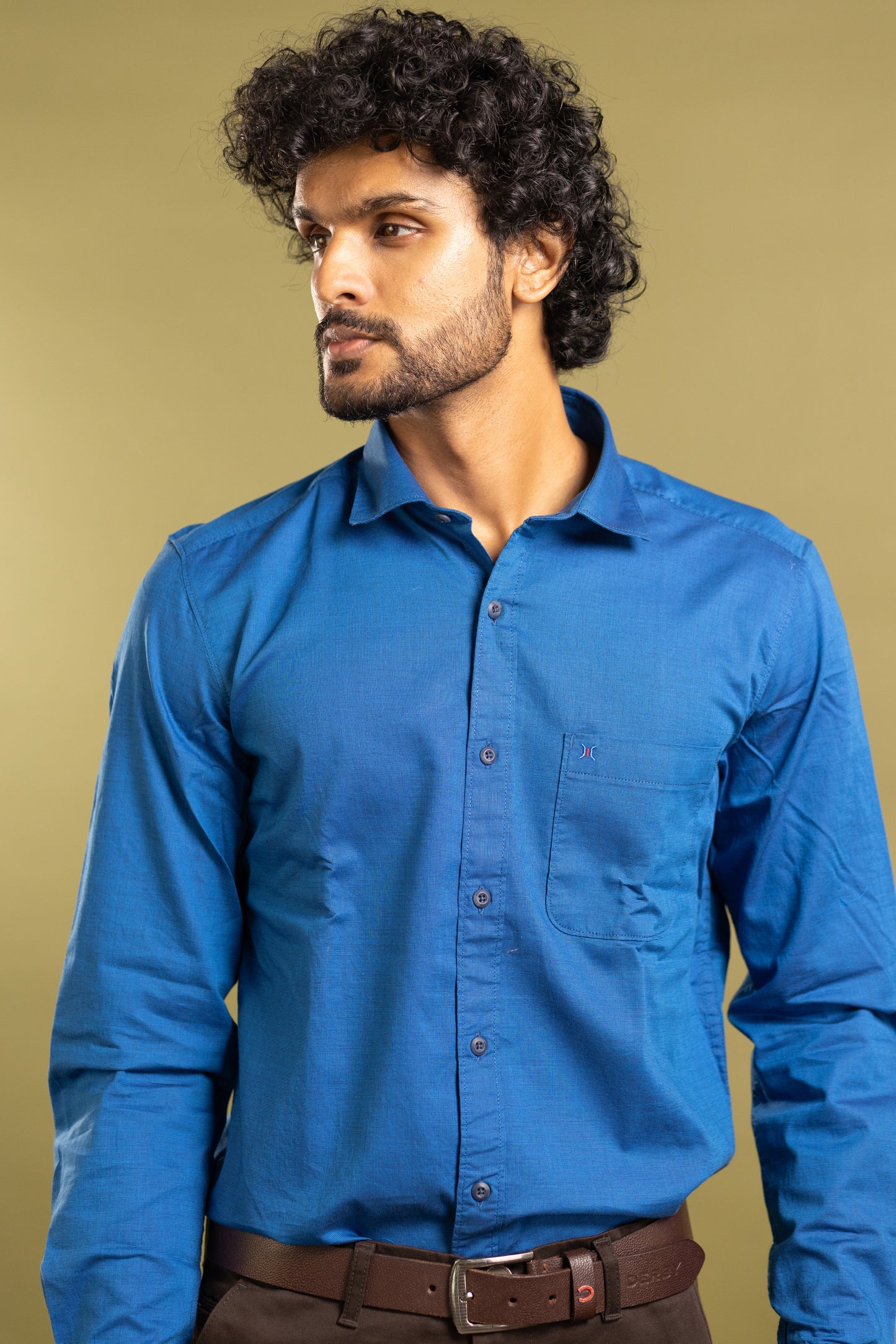 Men's full sleeve solid shirt in royal blue