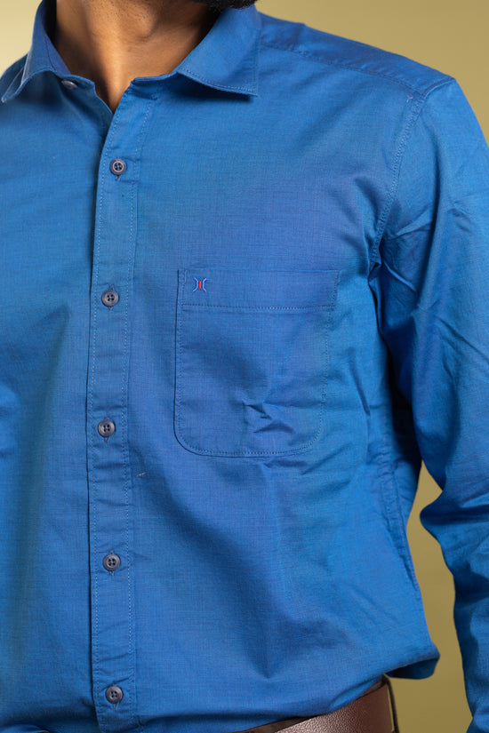 Men's full sleeve solid shirt in royal blue