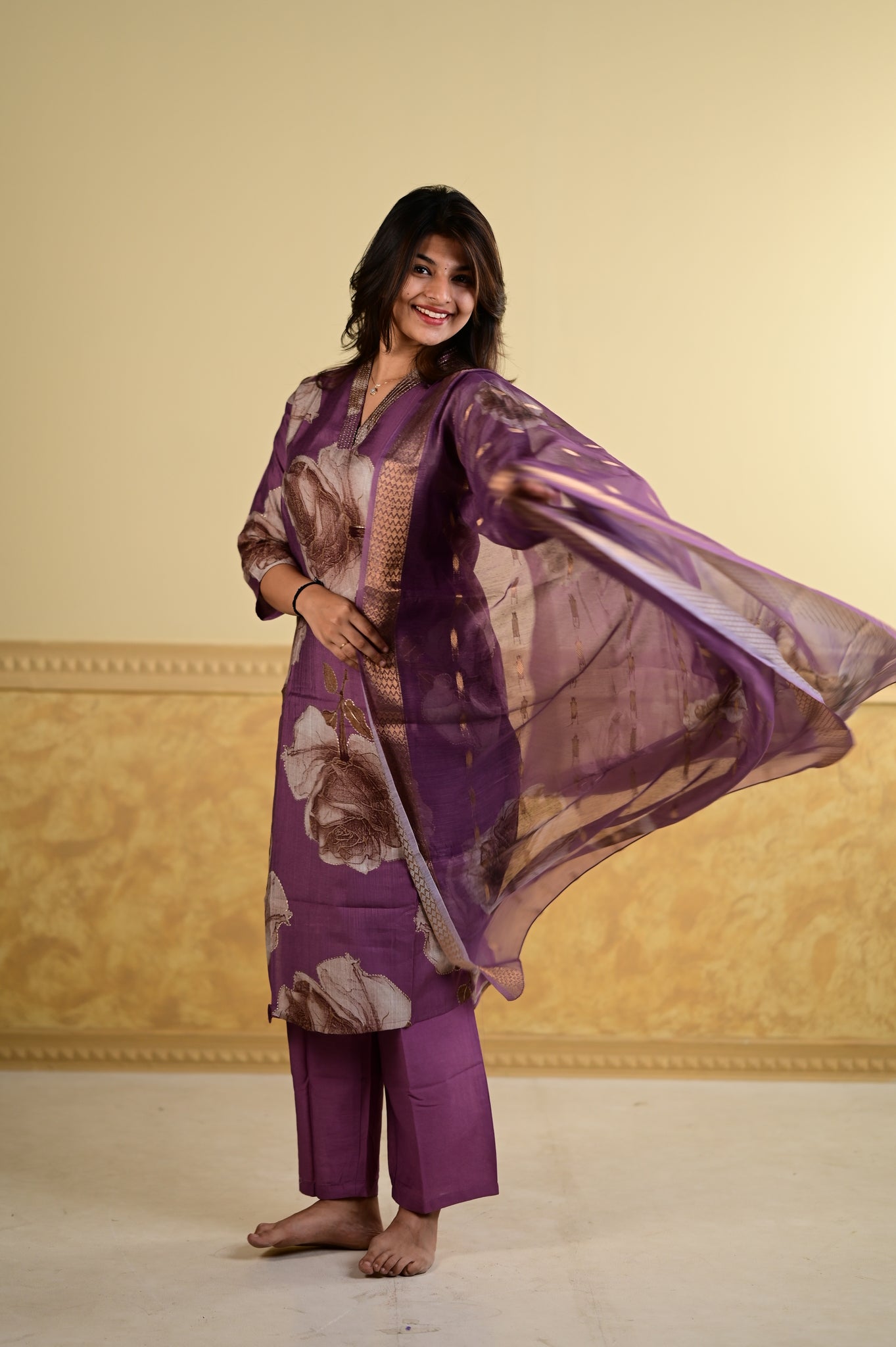 Aaradhana salwar set in maroon with vertican fabric