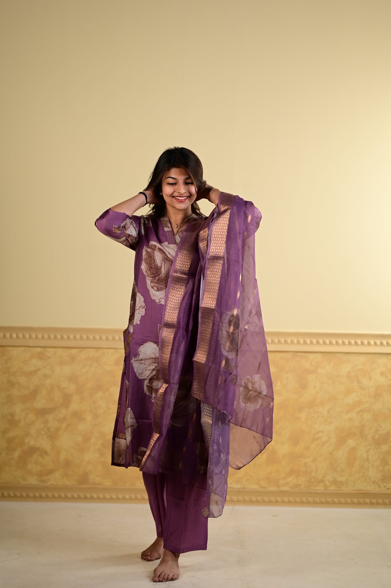 Aaradhana salwar set in maroon with vertican fabric