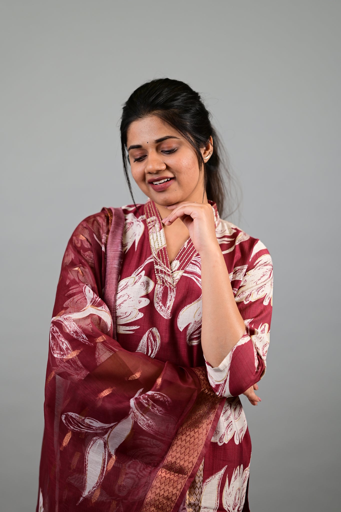 Sahithya salwar set in vintage marooon in vertican fabric