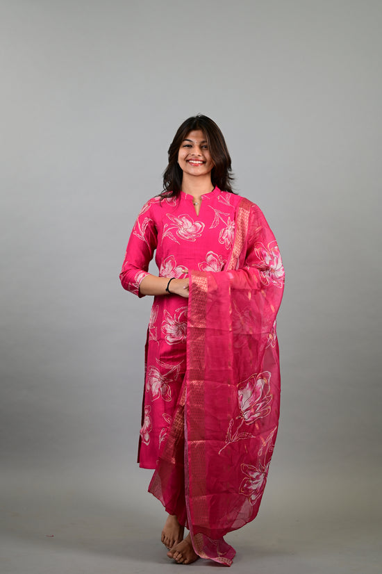 Samyuktha printed salwar in pink