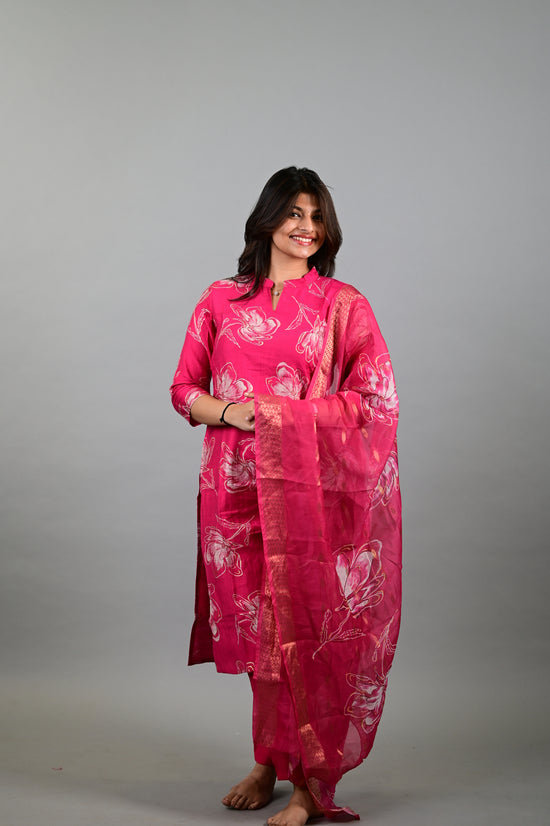 Samyuktha printed salwar in pink