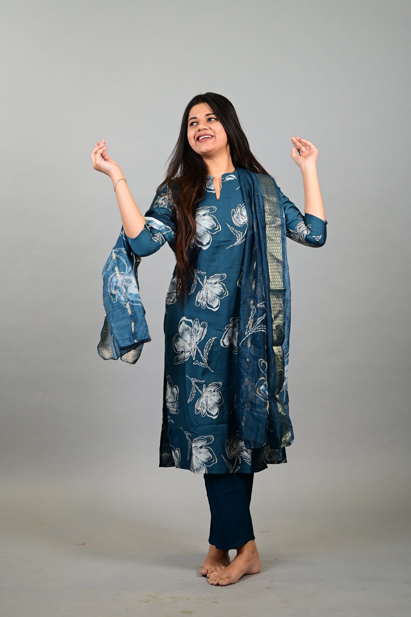 Samyuktha printed salwar set in blue