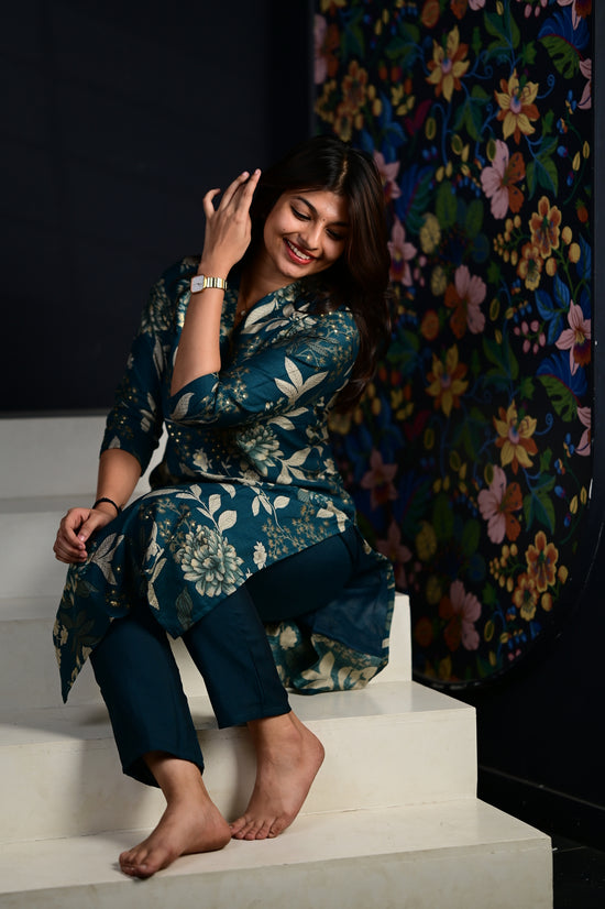 Vandhana flower kurti set in dark green