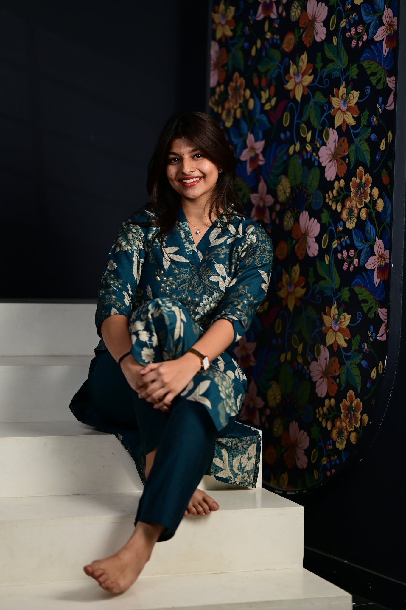 Vandhana flower kurti set in dark green