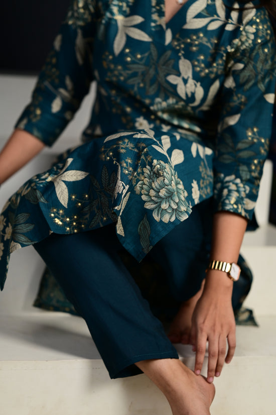 Vandhana flower kurti set in dark green