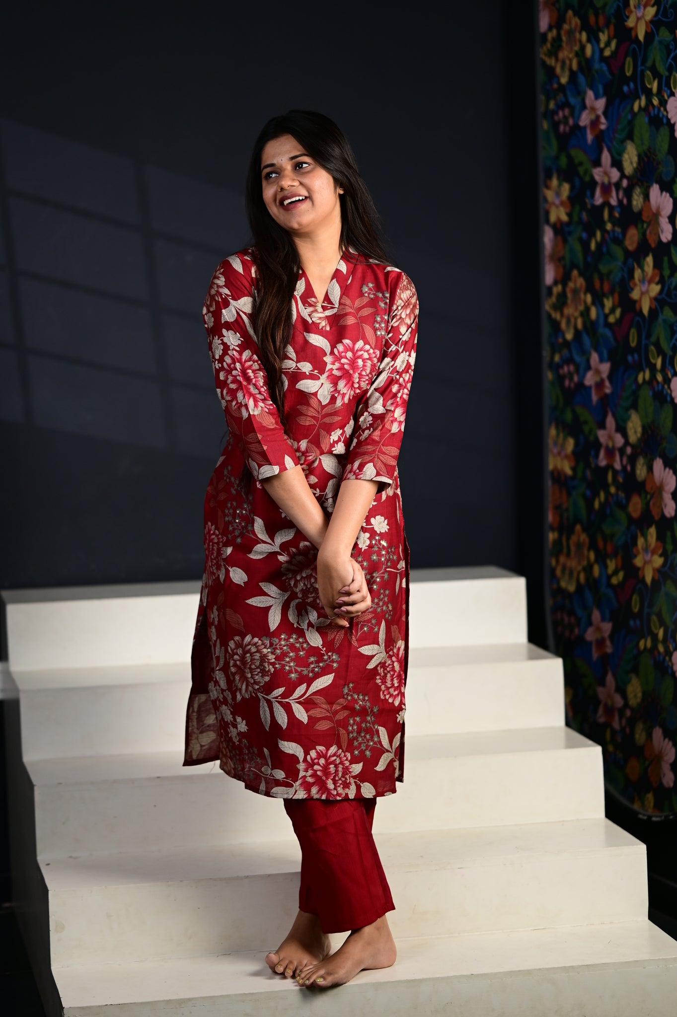 Vandhana floral kurti set in red