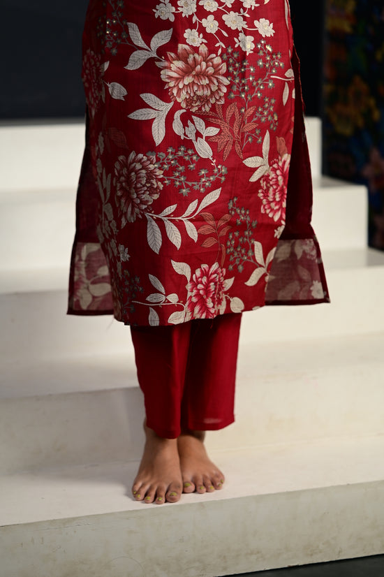 Vandhana floral kurti set in red