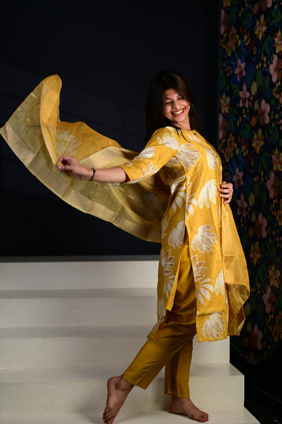 Akshara salwar set in yellow