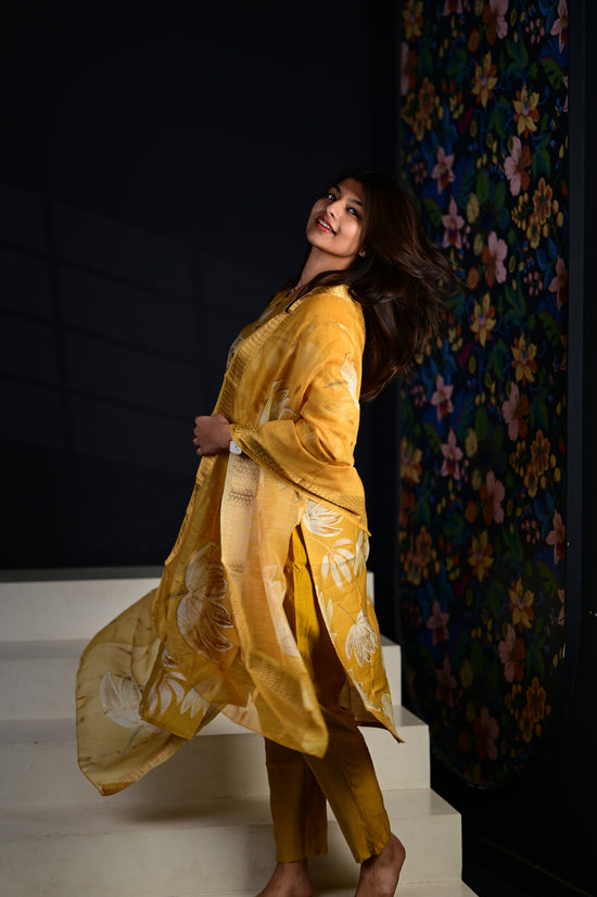 Akshara salwar set in yellow